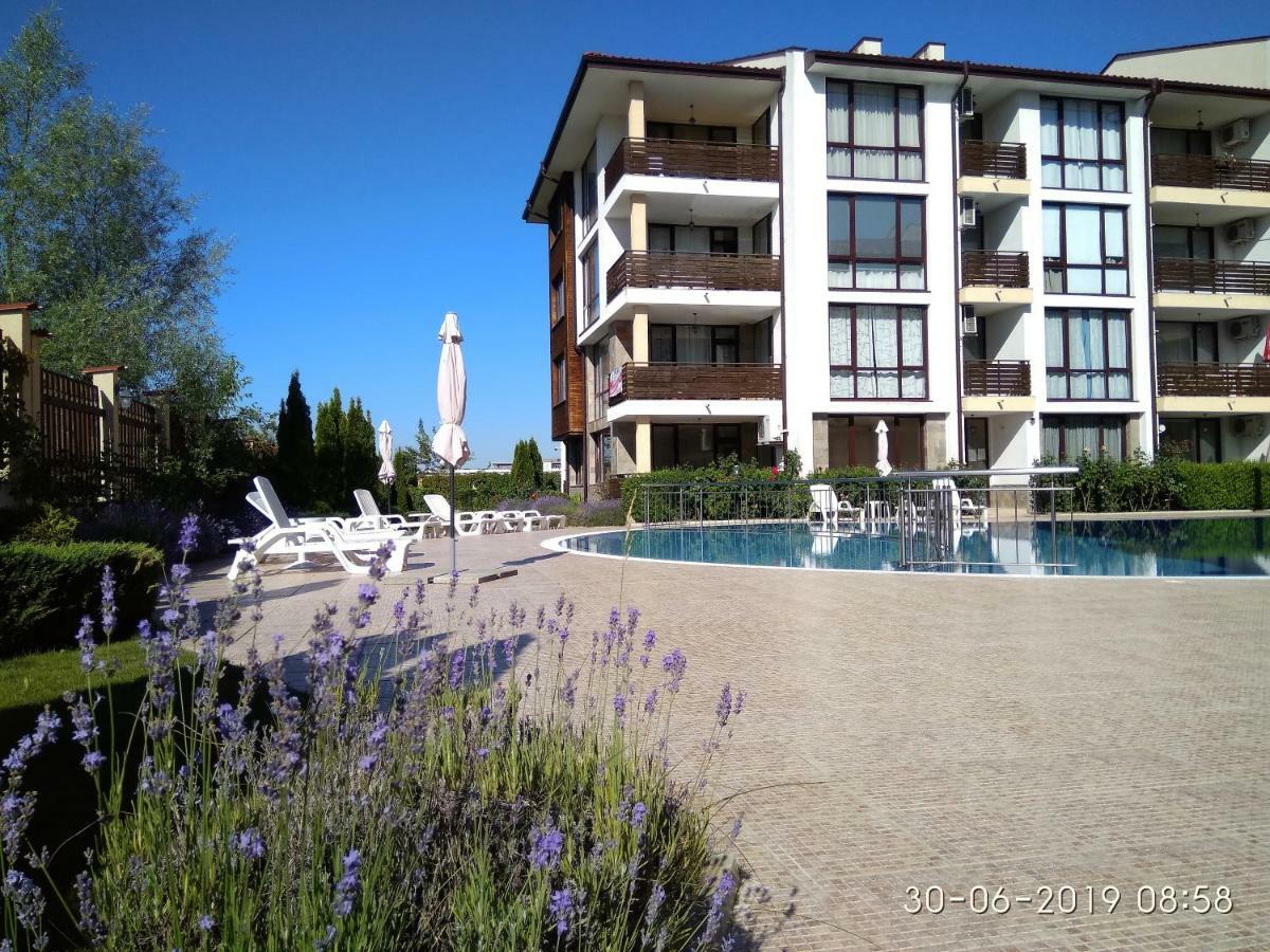 Baratero Mar Nero Apartments Ravda Bagian luar foto